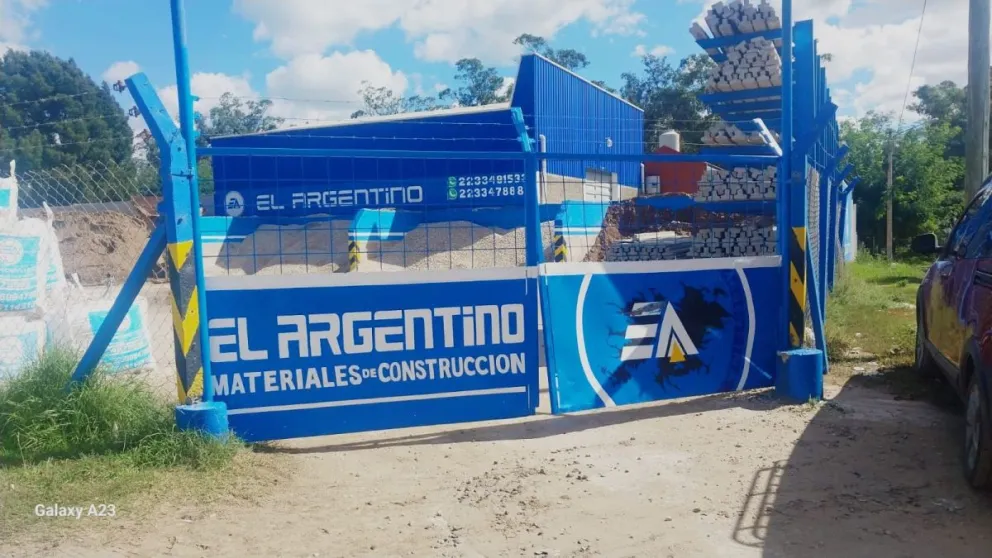 Aprehenden a dos hombres que robaron materiales de un corralón 
