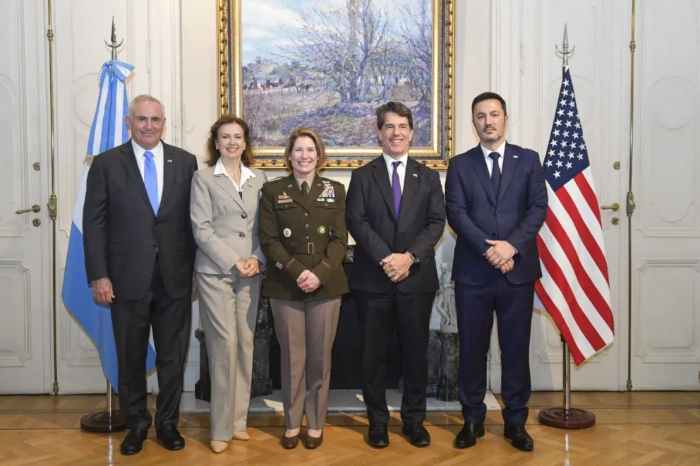 La Jefa del Comando Sur de Estados Unidos participó de un encuentro en Casa Rosada 