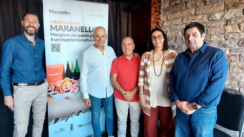 "Da Maranello a Balcarce": se desarrolló un importante acto con Fangio como figura central