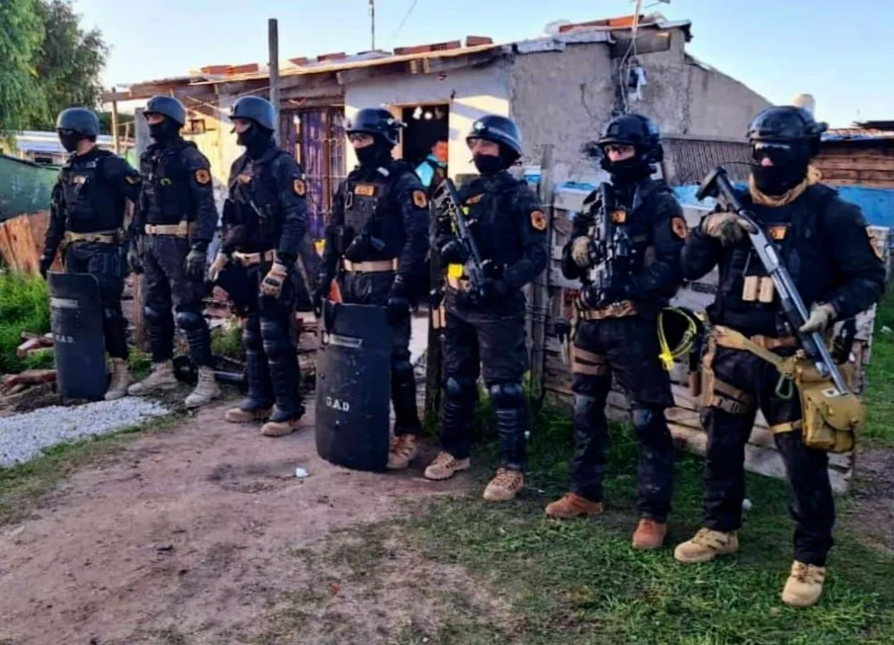 Detenido por amenazar con arma de fuego a un vecino que caminaba con sus hijas menores