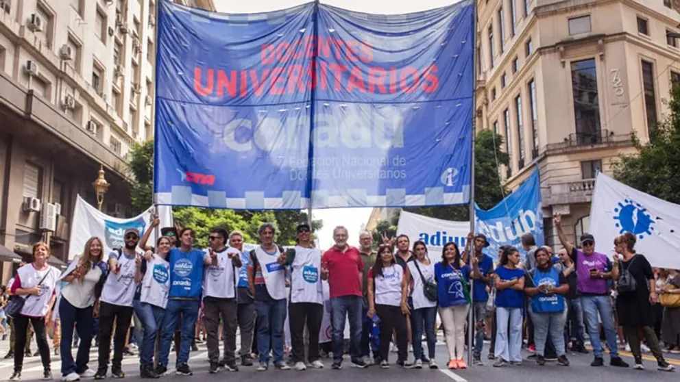 Docentes universitarios ratificaron el paro para este miércoles y jueves