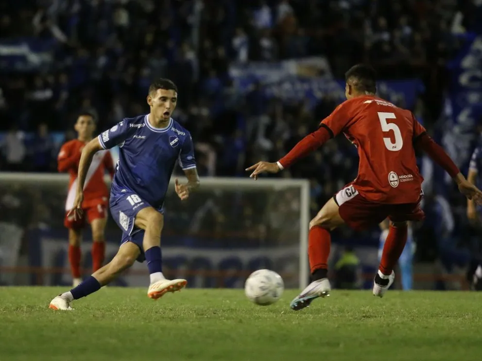 Alvarado perdió y hay preocupación por Santiago González, que se fue en ambulancia
