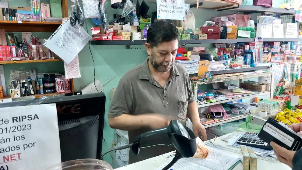 Comerciante salvado por un chicle: "Tuve suerte como en los seis robos anteriores"