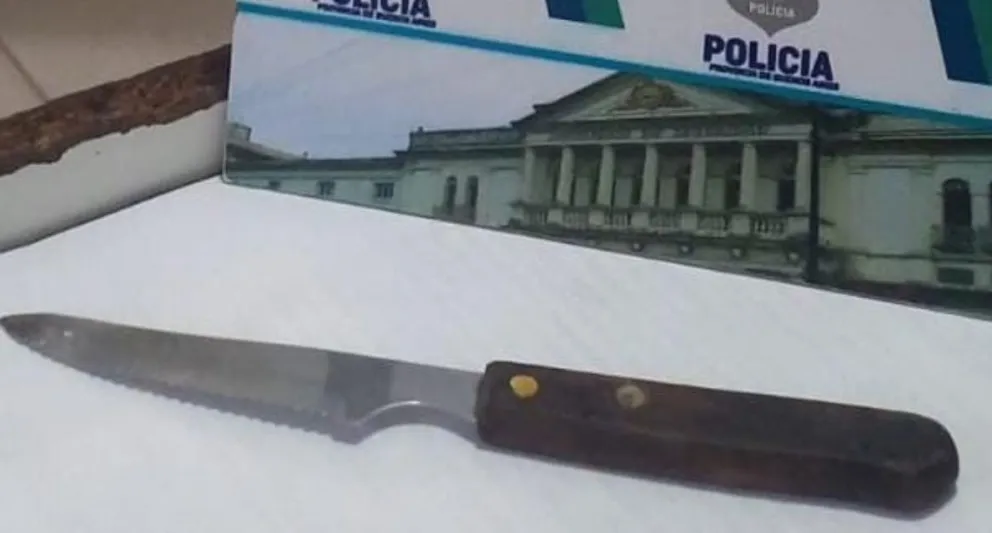 Detuvieron a un joven que asaltó a dos personas con un cuchillo Tramontina