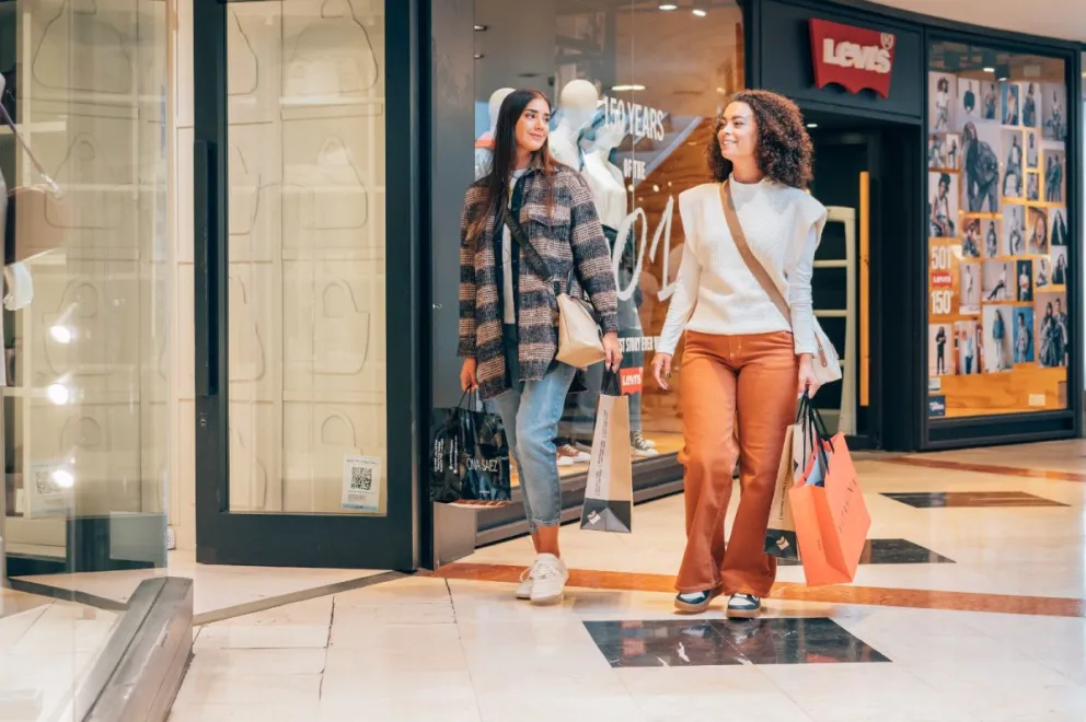 “Vuelta a la moda” con la colección otoño - invierno 2024 en Los Gallegos Shopping