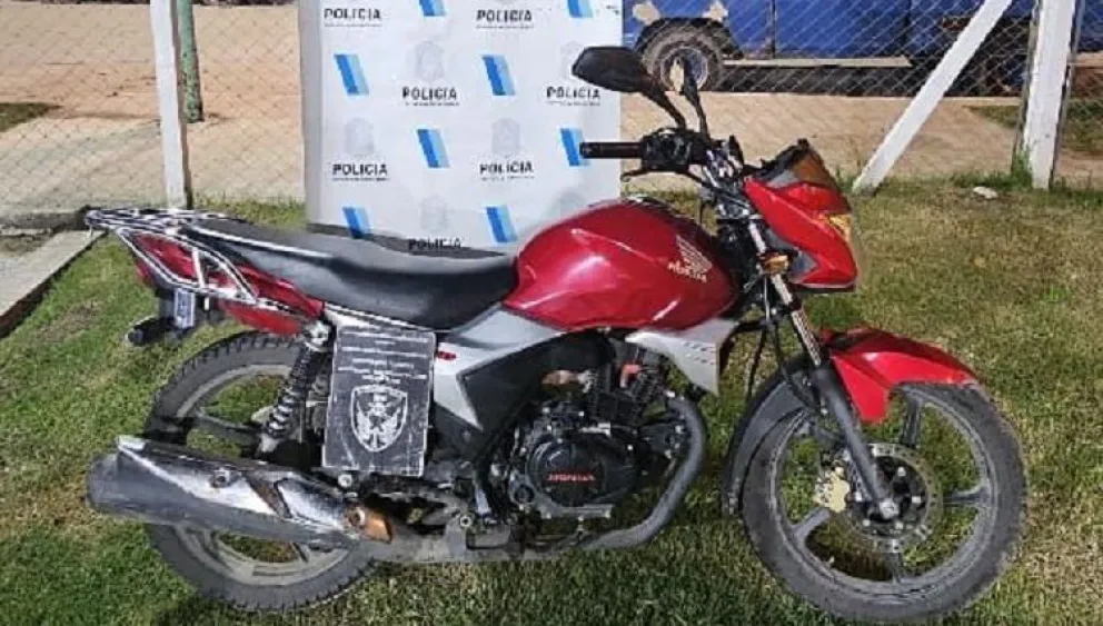 Se fugó de un control policial pero pudo ser detenido: iba en una moto robada