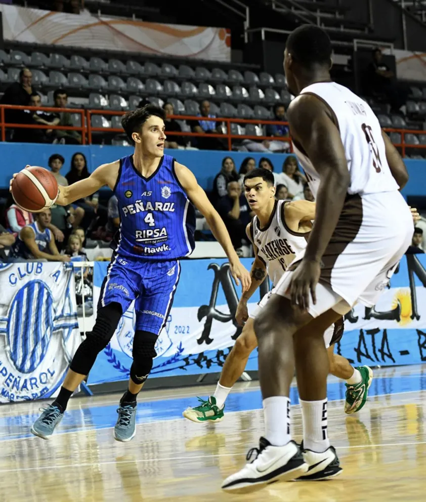 Peñarol demolió a Platense en el Polideportivo y se empieza a ilusionar