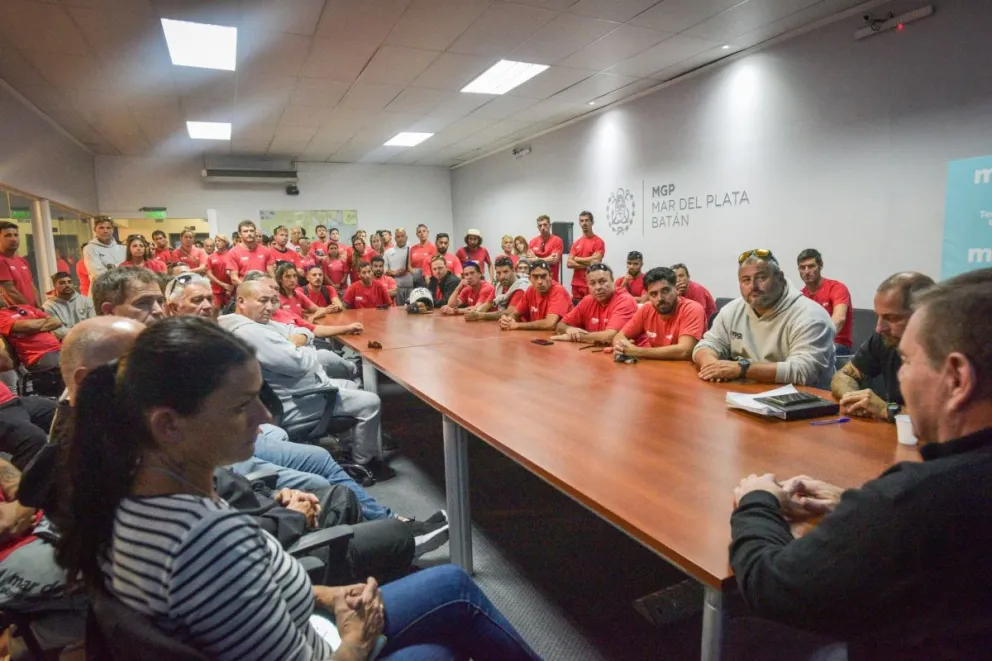 El Municipio reconoció la labor de los más de 750 guardavidas durante el operativo de verano