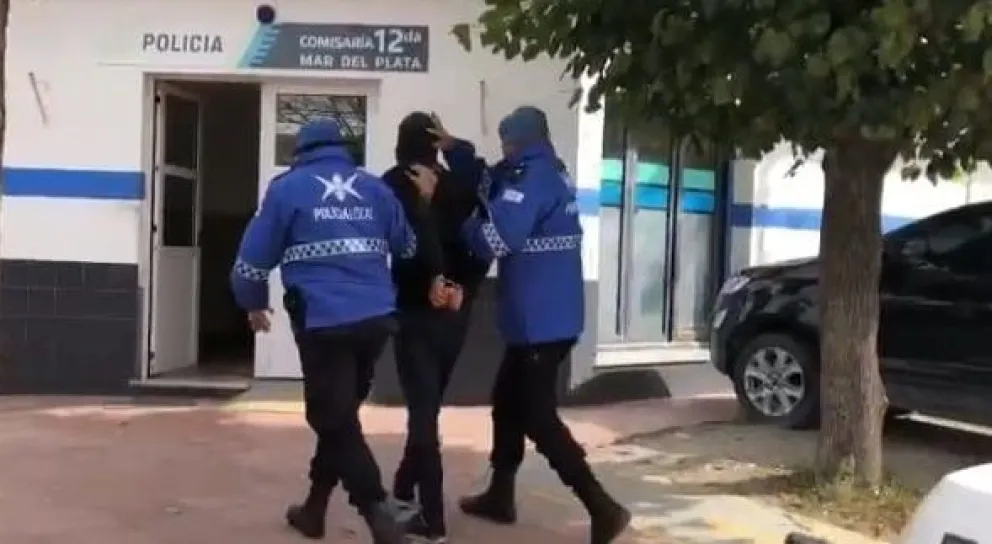 Atrapan a motochorros después de un atraco: Uno de ellos tenía la pulsera de arresto domiciliario