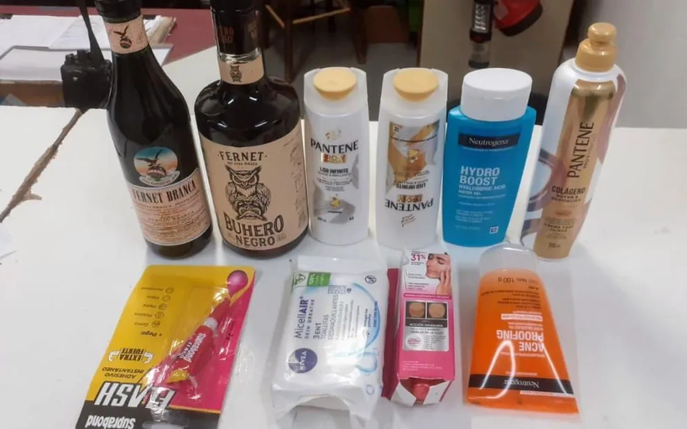 Una mujer ingresó a un supermercado y quiso robar $60.000 en mercadería 