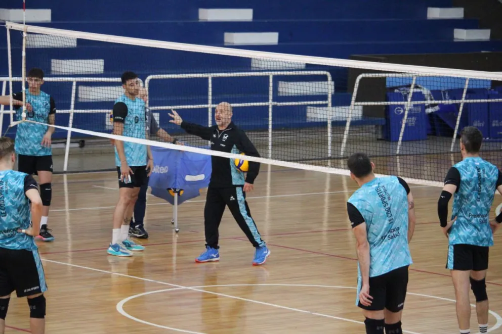 La Selección masculina de vóley comenzó sus entrenamientos en el CeNARD
