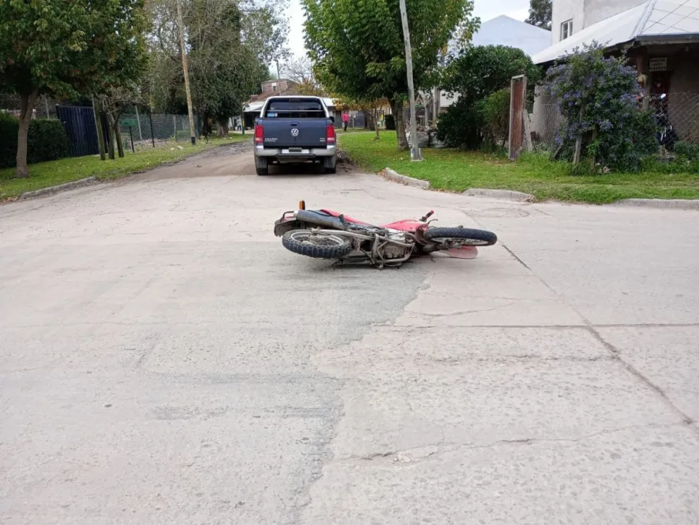 Un motociclista se fracturó la cadera en un accidente de tránsito 