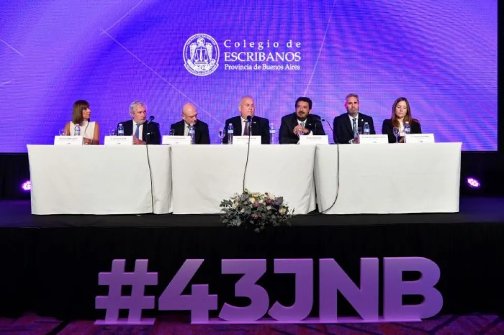 Mena participó de la 43º Jornada Notarial Bonaerense en Mar del Plata