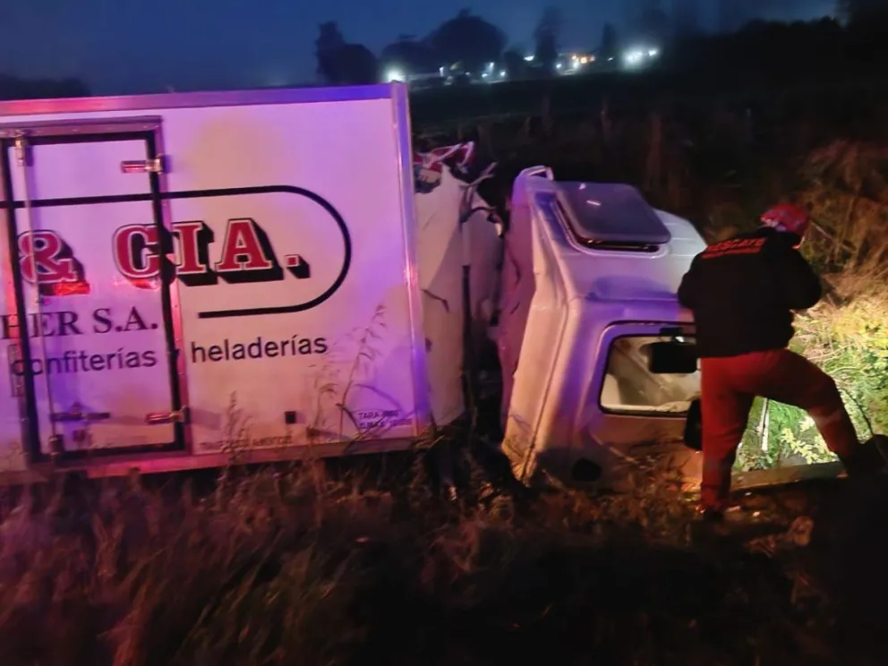Rescataron con lesiones al conductor que se despistó en el Camino San Francisco 