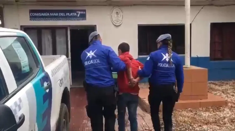Detienen a dos sujetos que ingresaron a un taller mecánico para robar herramientas 