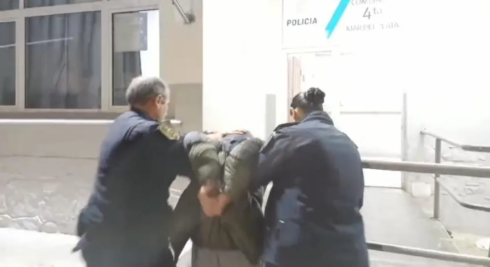 Debut y despedida: vecinos le frustraron el robo, quiso fugarse y su compañero lo dejó a pie