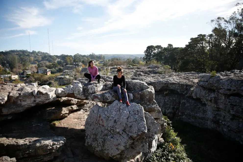 Buscan declarar paisaje protegido a Sierra de los Padres e impedir que se instale un parque eólico