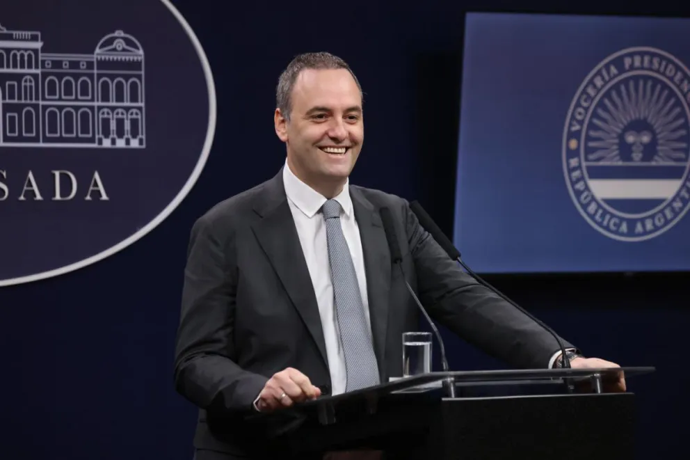 Adorni destacó la deflación en algunos precios