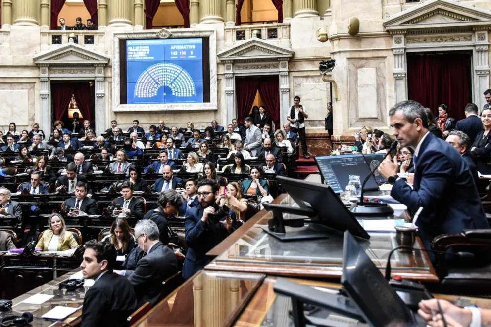 Para Alejandro Martínez la Ley Bases es un "saqueo de las multinacionales"