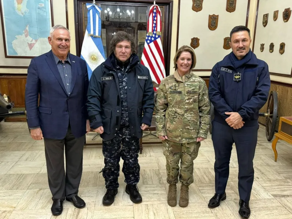 Un grupo de Excombatientes denunció a Javier Milei por el memorándum con EEUU