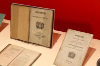 El Senado exhibe la Constitución de 1853 en edición facsimilar y en versión braille