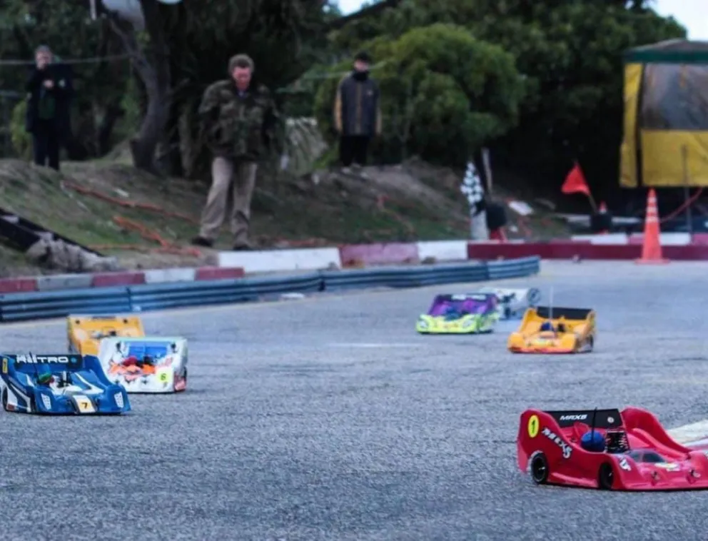 El domingo comienza el campeonato de automodelismo en Punta Mogotes