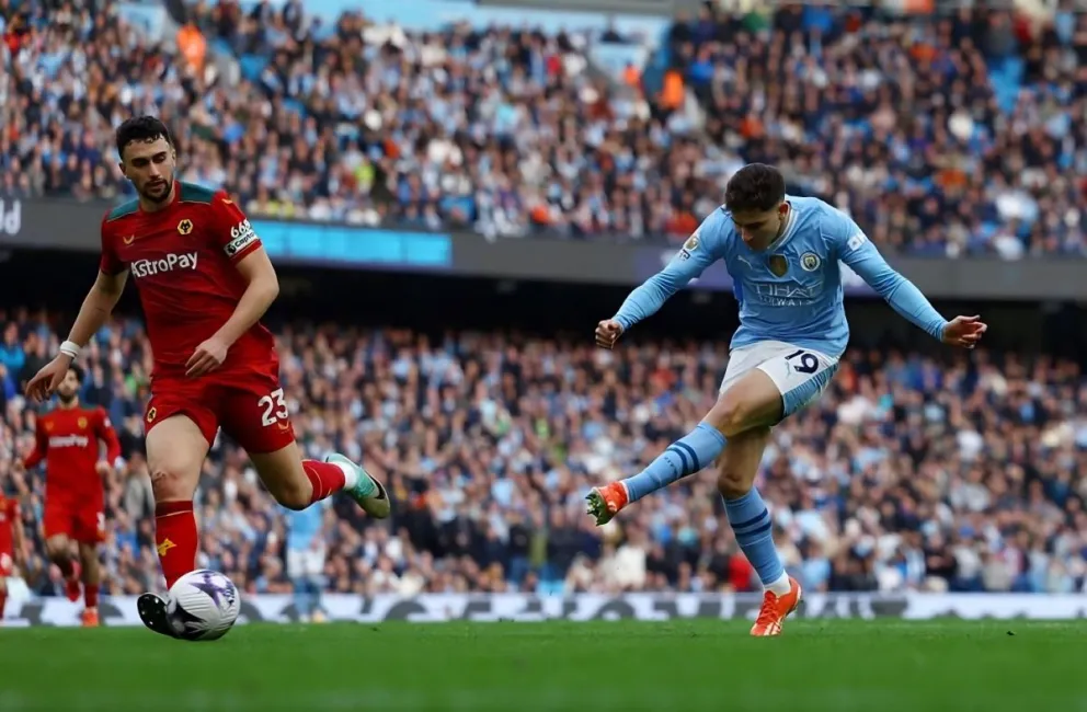 Un gol de Julián Álvarez y cuatro de Haaland en la goleada del Manchester City  