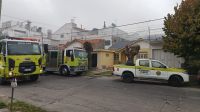 Bomberos combatieron un incendio en una casa cercana al Puerto