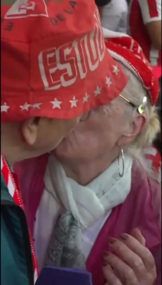 Un matrimonio de 90 años viajó de Mar del Plata a Santiago para ver campeón a Estudiantes: "Es uno de los últimos para mí"