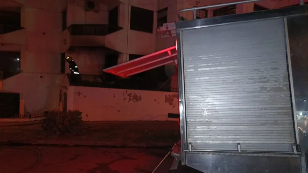 Principio de incendio en un edificio de Playa Grande