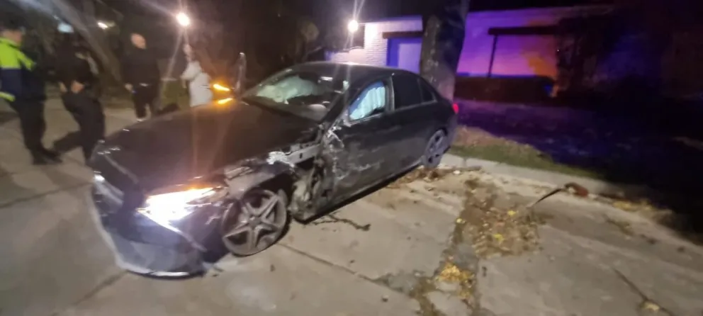 Chocó a un auto estacionado y tenía 2,7 de alcohol en sangre