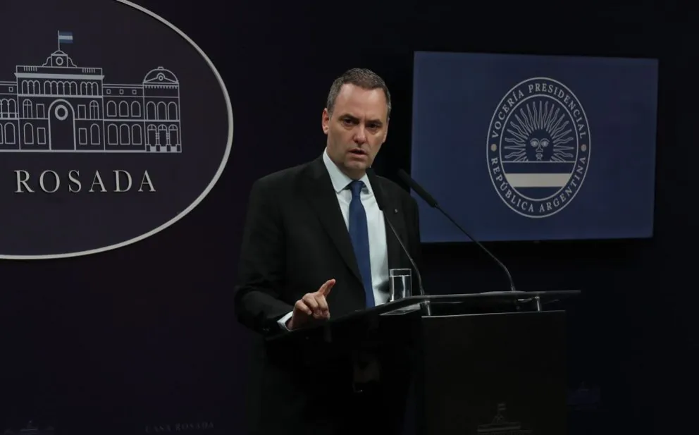 Adorni: “Cada vez son más los que deciden trabajar”