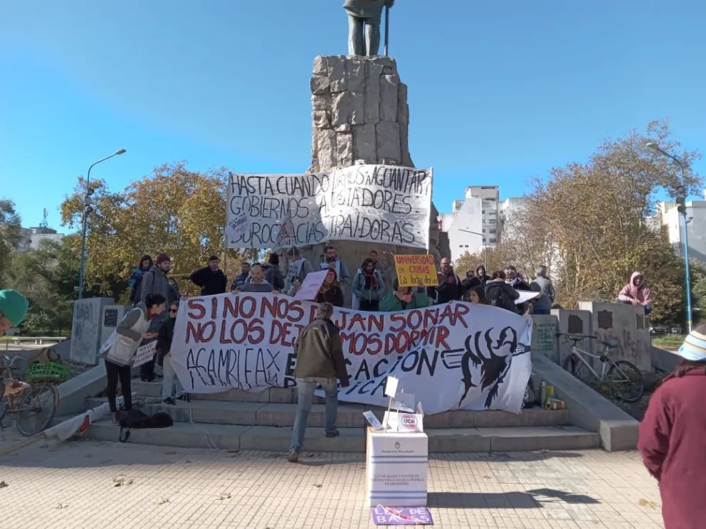 Votamos Luchar salió a la calle y criticó a la CGT y a la CTA por no movilizar