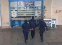 Logran atrapar a sujeto que asaltó kioscos en la Vieja Terminal y en avenida Tejedor