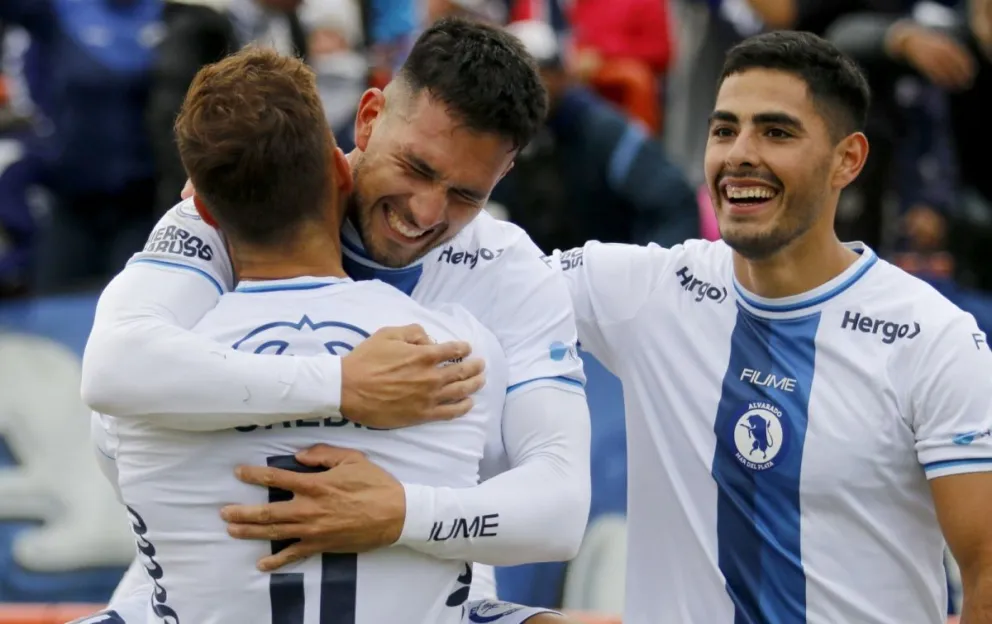 Alvarado volvió a la victoria con un 2-0 contra Talleres de Remedios de Escalada