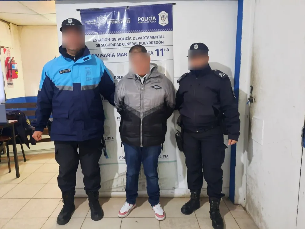 A lo Coco Basile: ingresó a un supermercado y se escondió dos whiskys "Johnnie Walker"