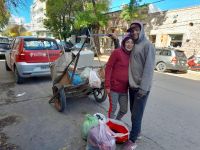 Damián y Débora: así vive una pareja de cartoneros en nuestra ciudad