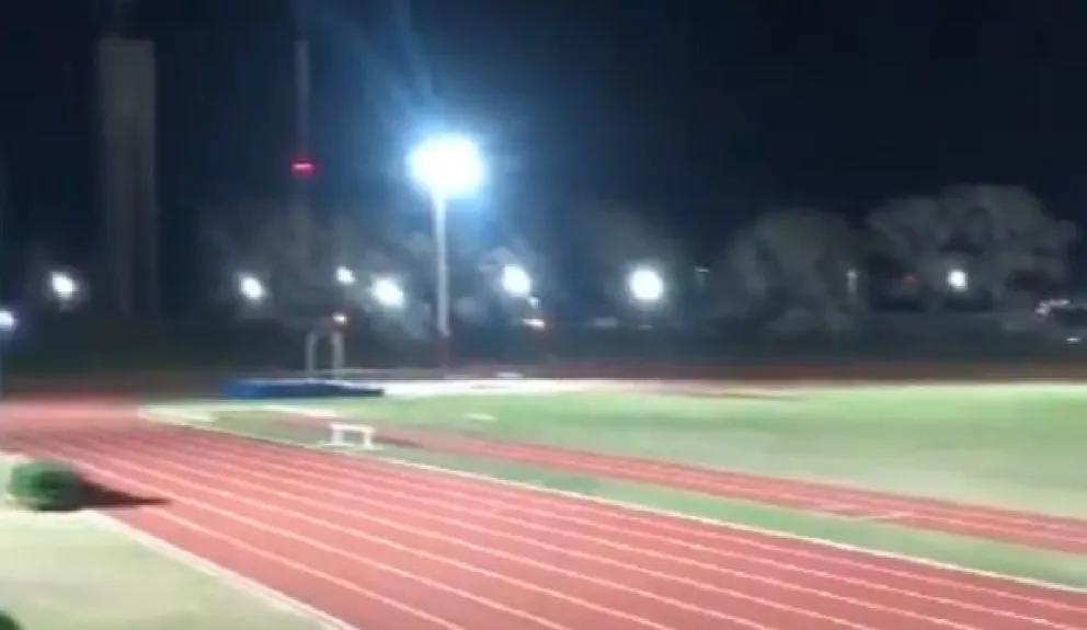 Malgor confirmó que luego de 7 años la pista de atletismo volvió a tener luces