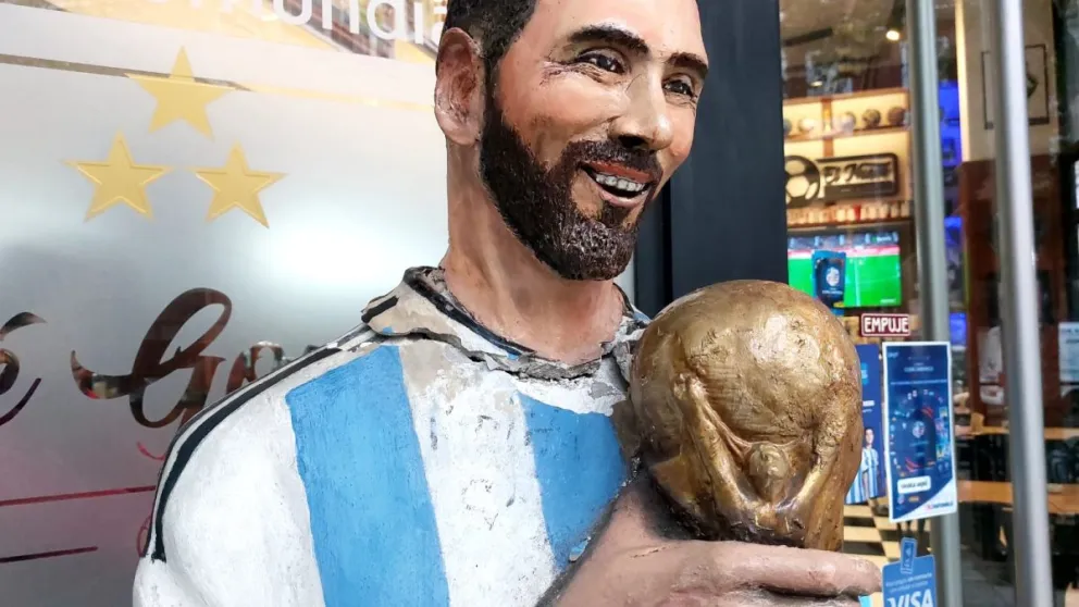Insólito: Vandalizaron la estatua de Messi en Mar del Plata 