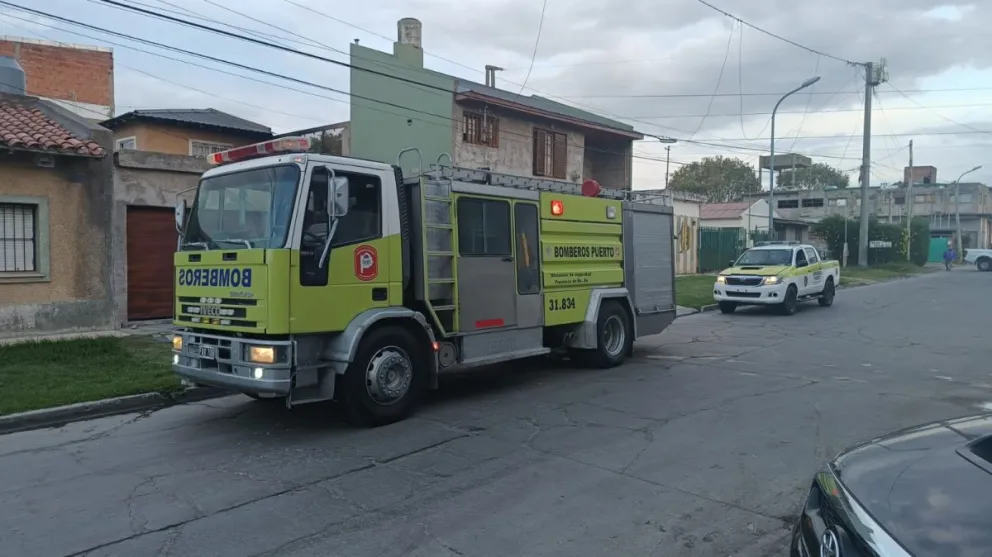 Se incendió una casa y la rápida acción de bomberos evitó una tragedia