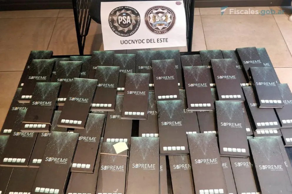 Cinco detenidos por organizar juegos online clandestinos y contrabandear celulares