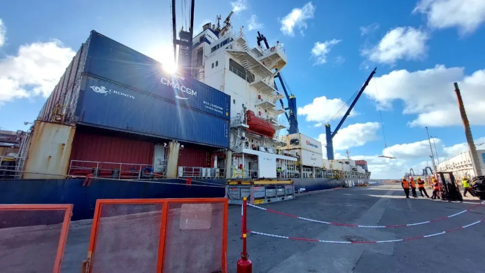 Montenegro y la llegada del portacontenedores Platon: "Es importante porque genera laburo para Mar del Plata"
