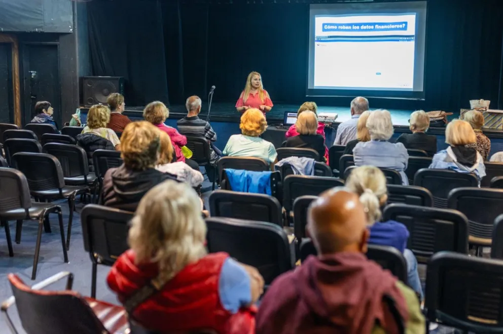 Realizarán dos nuevas capacitaciones sobre ciberdelitos para adultos mayores