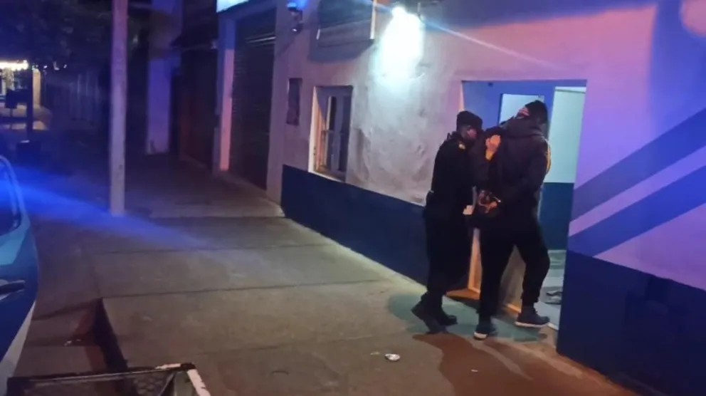 Botón de pánico salvó a una mujer ante ataque de ex pareja que violó orden de restricción