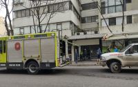 Bomberos sofocaron un incendio en el tablero eléctrico de un departamento