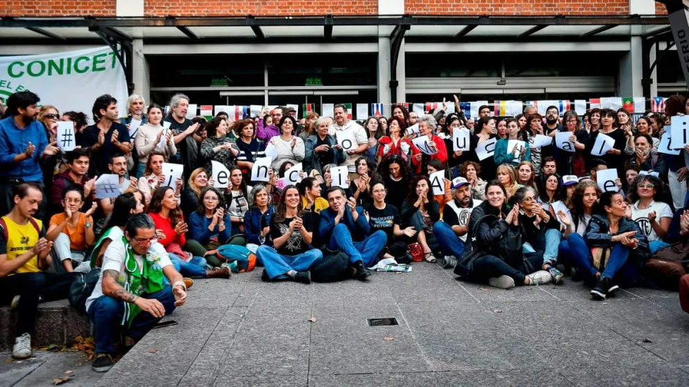 Científicos afirman que la ciencia está “afectada dramáticamente”