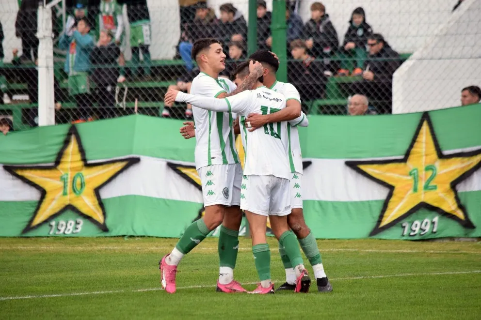 Kimberley solucionó en dos minutos un partido clave