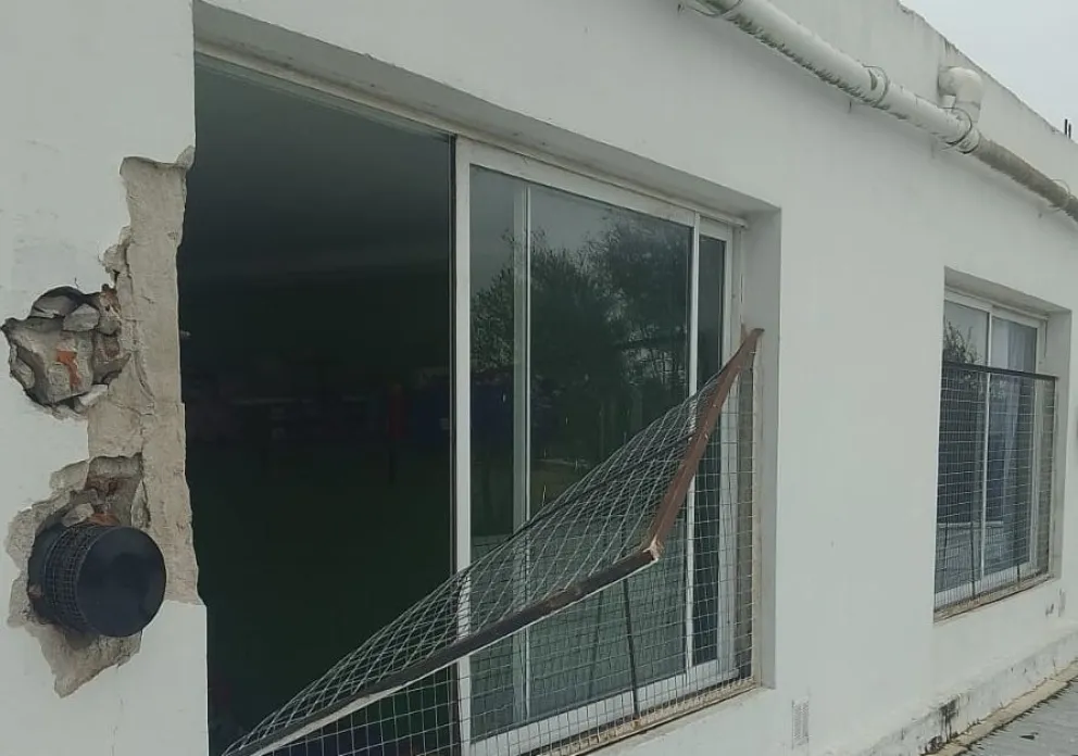 El Club Alvarado otra vez víctima de los delincuentes: ahora destrozaron el jardín
