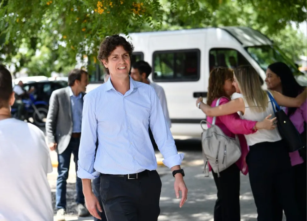  Lousteau propone equiparar el sueldo de Senadores con el de Directores de Escuelas