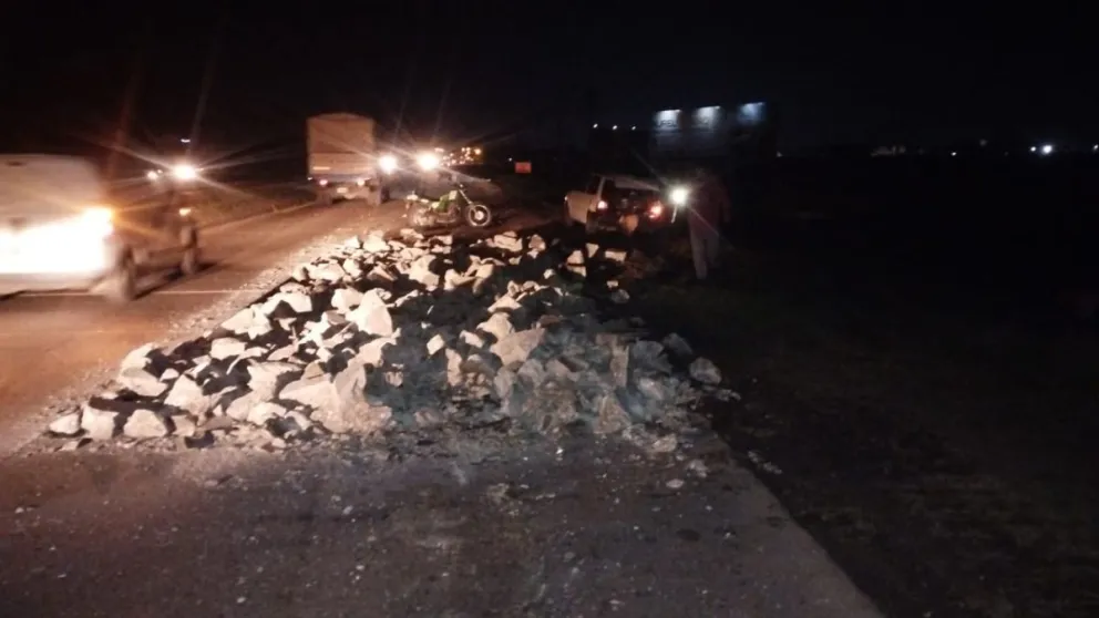 Por falta de luz y señalización, se accidentaron varios vehículos en una zona en reparación de la Ruta 88